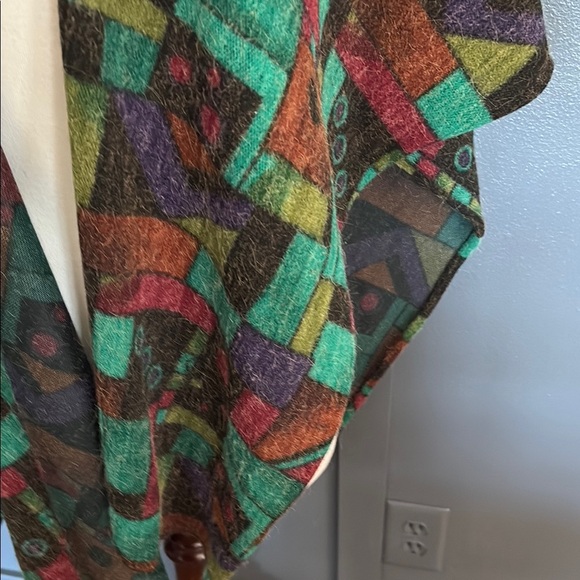 Colorful Geometric Patterned Shawl - Picture 3 of 5